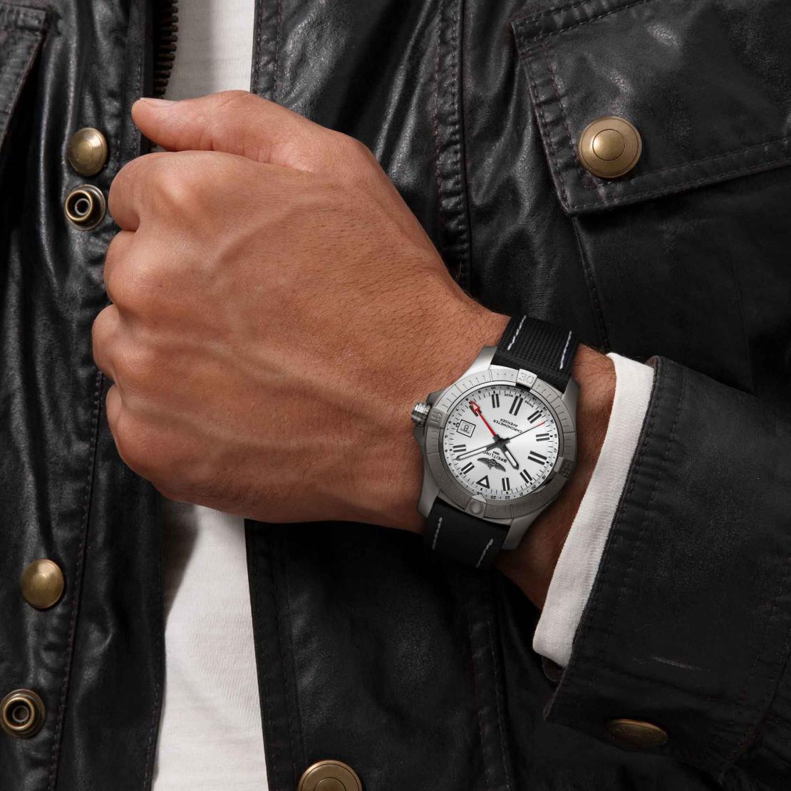 Breitling Avenger Automatic GMT 43 reservieren Kuhnle