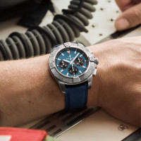 Avenger B01 Chronograph 44