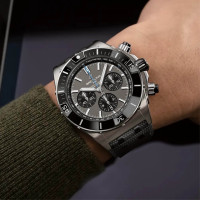 Super Chronomat B01 44