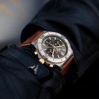 Chronomat B01 42 Triumph