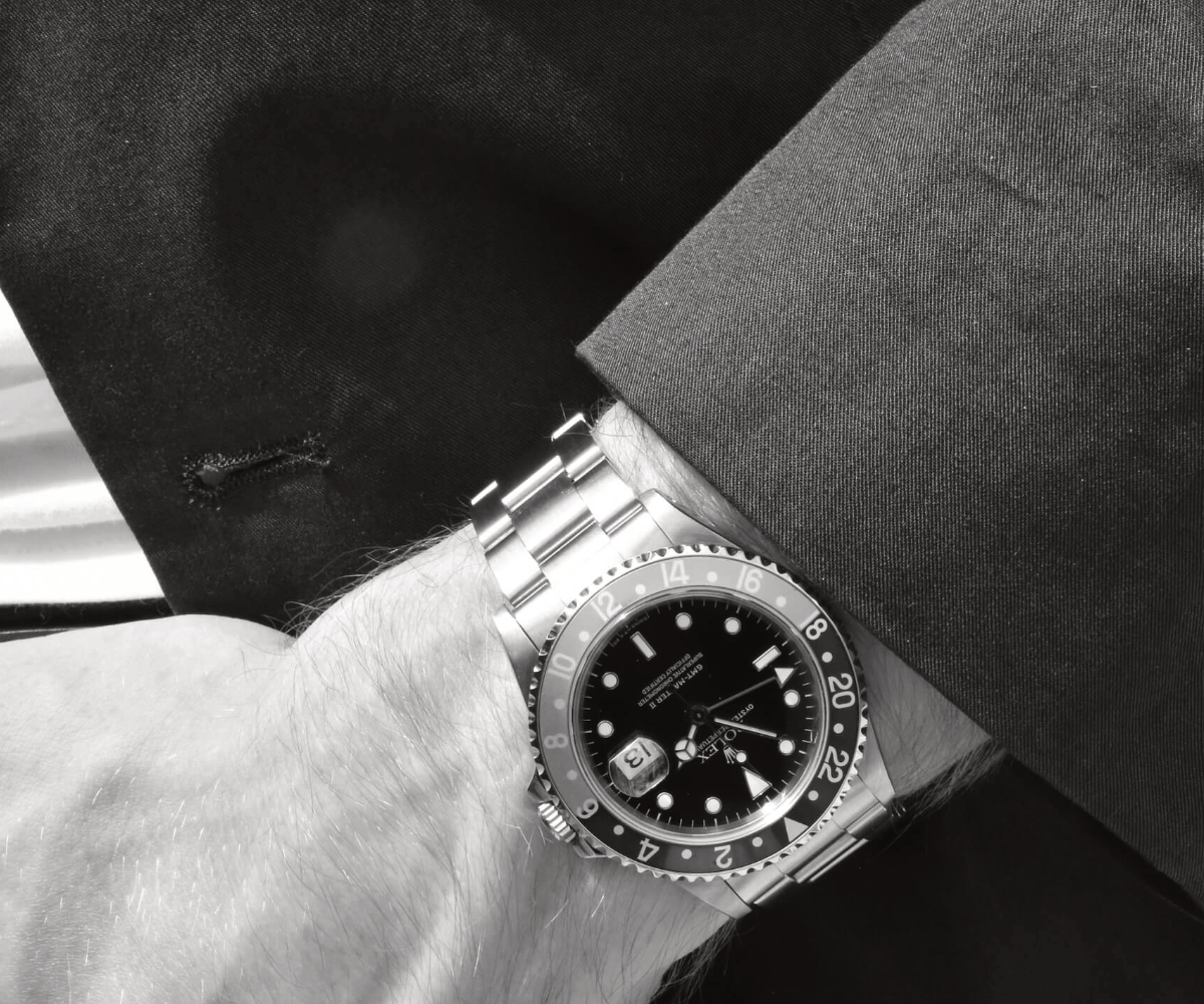 watch_on_hand