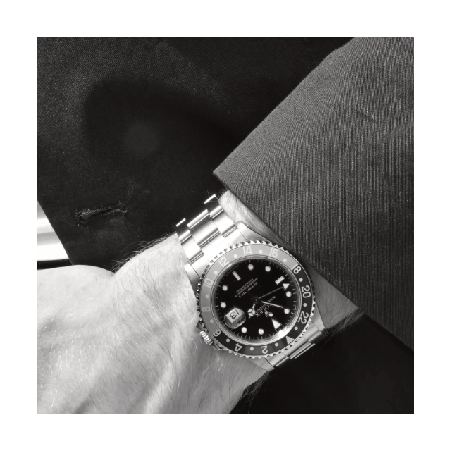 watch_on_hand_padding